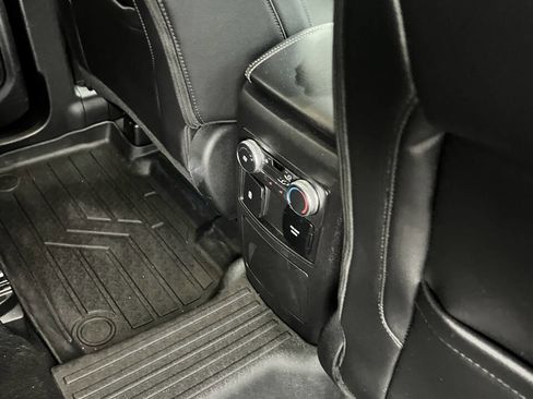 Used 2022 Ford Explorer Limited w/ Equipment Group 301A image 6