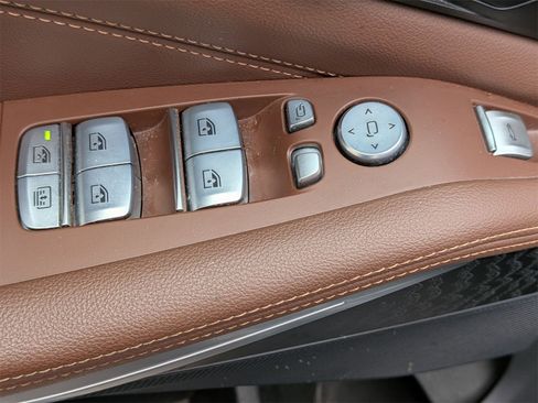 Used 2022 BMW X7 xDrive40i w/ Premium Package image 14