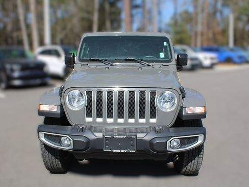 Used 2022 Jeep Wrangler Unlimited Sahara w/ Cold Weather Group image 17