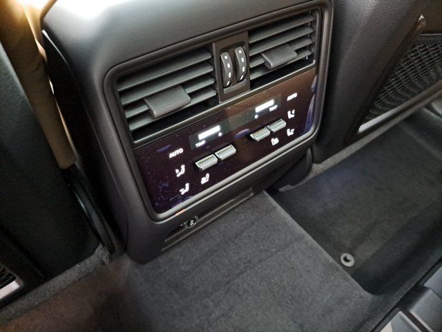 Used 2026 Porsche Cayenne AWD/4WD image 18