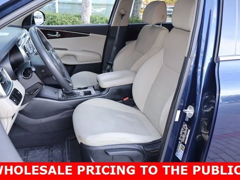 Used 2017 Kia Sorento LX image 12