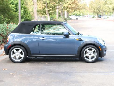 Used 2009 MINI Cooper Convertible FWD image 8
