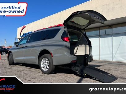 Used 2022 Chrysler Pacifica Touring-L
