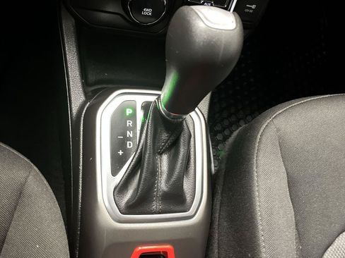 Used 2022 Jeep Renegade Sport w/ Sport Appearance Group AWD/4WD image 21