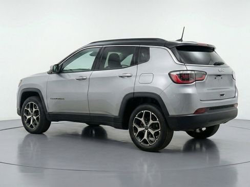 Used 2025 Jeep Compass Limited image 6