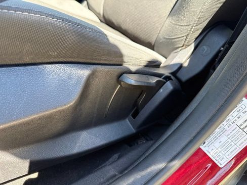 Used 2014 Ford Focus SE w/ SE Winter Package FWD image 22