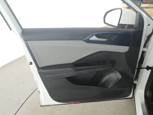 Used 2022 Volkswagen Taos SE image 21