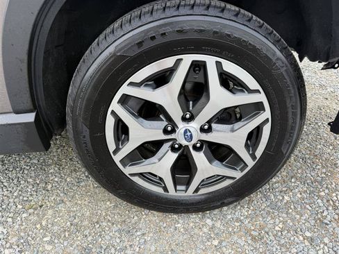 Used 2022 Subaru Forester Premium AWD/4WD image 9
