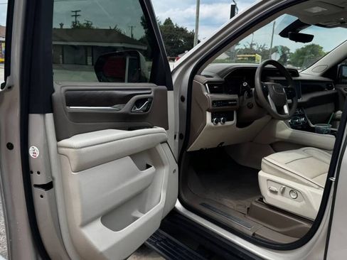 Used 2021 GMC Yukon XL Denali w/ Denali Premium Package AWD/4WD image 11