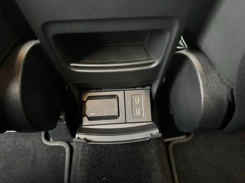 Used 2024 Mercedes-Benz GLB 250 4MATIC image 35