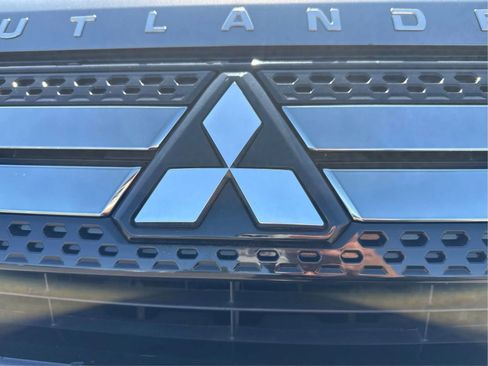 Used 2021 Mitsubishi Outlander SEL AWD/4WD image 36
