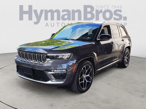Used 2024 Jeep Grand Cherokee Summit AWD/4WD image 7