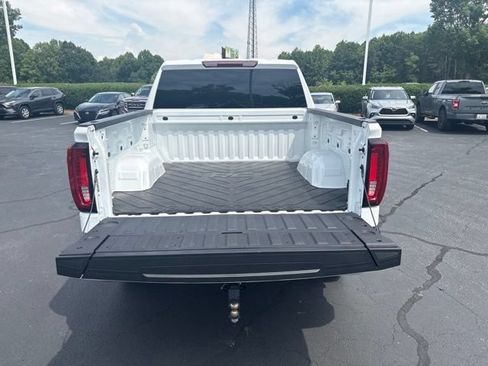 Used 2026 GMC Sierra 1500 SLT AWD/4WD image 9