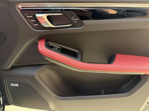 New 2026 Porsche Macan S image 21