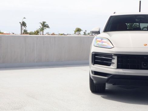 New 2026 Porsche Cayenne image 12
