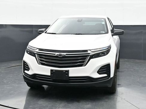 Used 2023 Chevrolet Equinox LS w/ LS Convenience Package FWD image 2