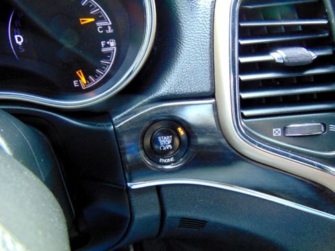 Used 2014 Jeep Grand Cherokee Limited image 28