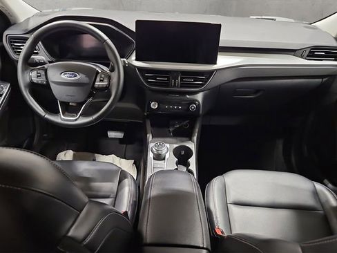 Certified 2025 Ford Escape Platinum AWD/4WD image 2