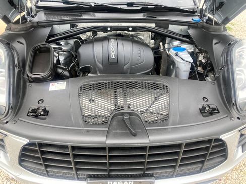 Used 2017 Porsche Macan AWD/4WD image 18