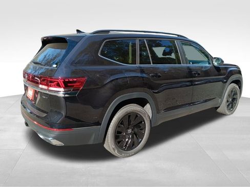 Used 2025 Volkswagen Atlas SE w/ Panoramic Sunroof Package image 6