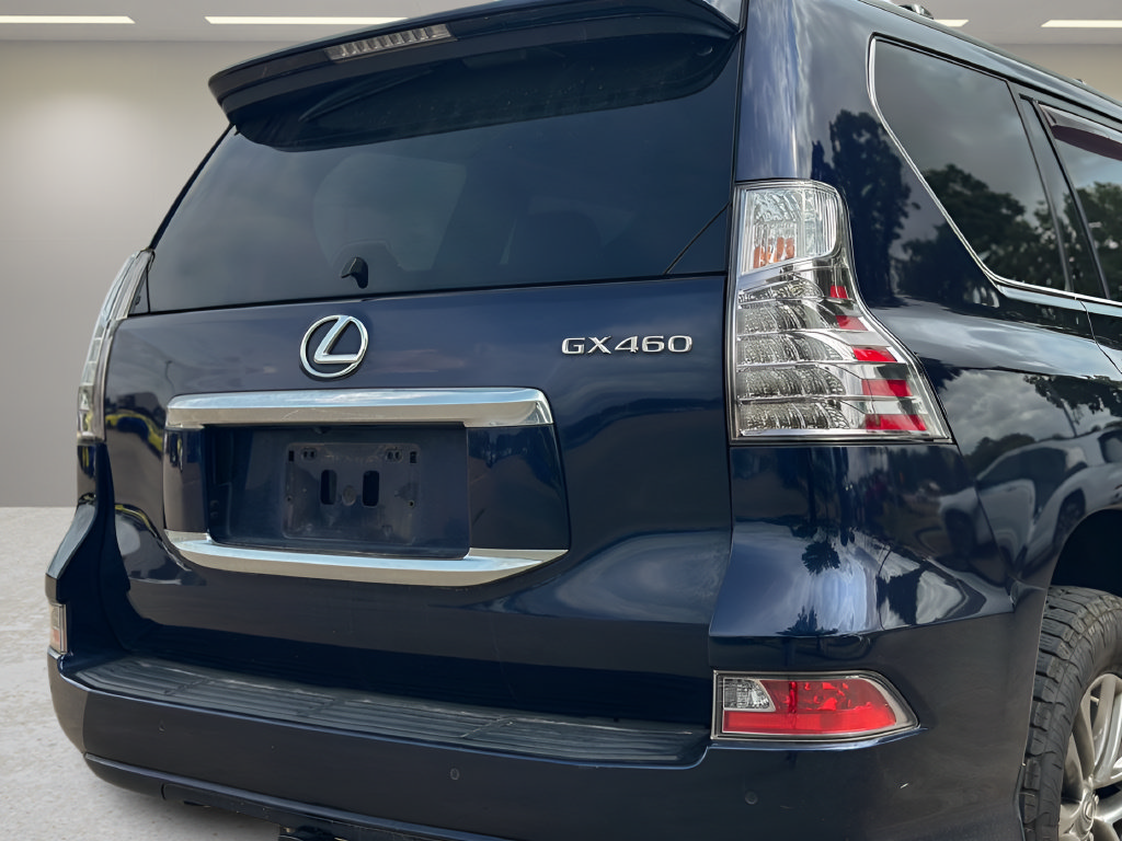 Used 2017 Lexus GX 460 Luxury w/ Preferred Accessory Package AWD/4WD image 24