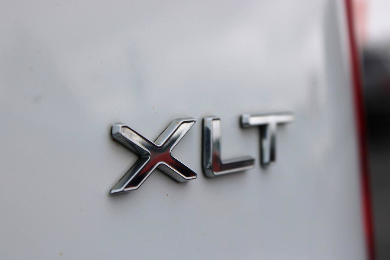 Used 2015 Ford Transit Connect XLT FWD image 8