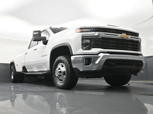 Used 2024 Chevrolet Silverado 3500 LT w/ Convenience Package AWD/4WD image 29