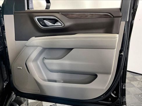 Used 2021 Chevrolet Tahoe Z71 w/ Luxury Package image 21