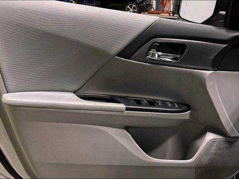 Used 2015 Honda Accord LX image 23