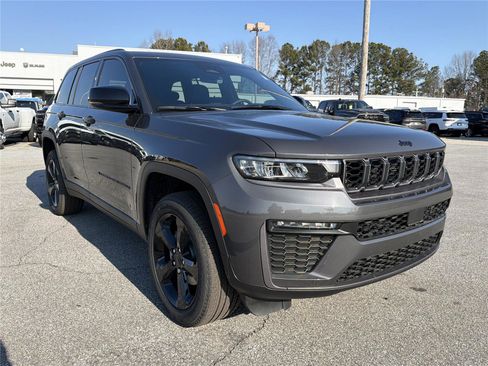 New 2026 Jeep Grand Cherokee Limited w/ Limited Altitude Package image 3