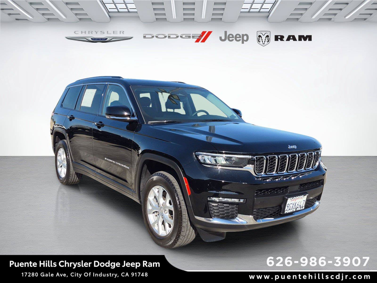 Used 2023 Jeep Grand Cherokee L Limited RWD image 1