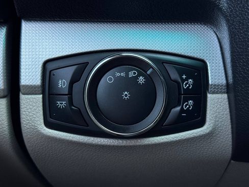Used 2014 Ford Explorer XLT FWD image 29