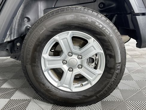 Used 2021 Jeep Wrangler Unlimited Sport image 36