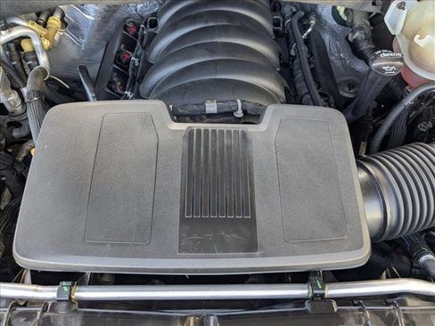 Used 2021 Chevrolet Suburban Z71 w/ Z71 Signature Package image 27