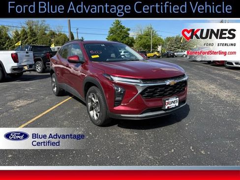 Used 2025 Chevrolet Trax LT w/ LT Convenience Package FWD image 1