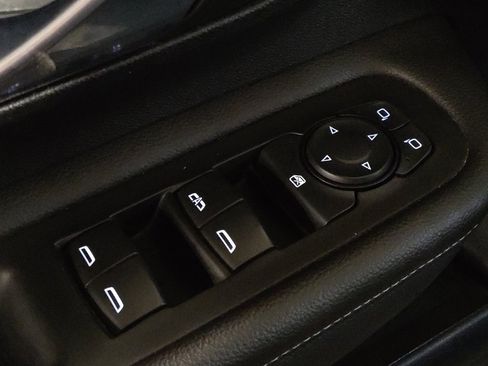 Used 2023 GMC Terrain SLE w/ LPO, Floor Liner Package image 27