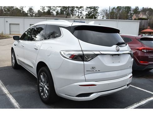Used 2023 Buick Enclave Avenir w/ Avenir Technology Package image 4