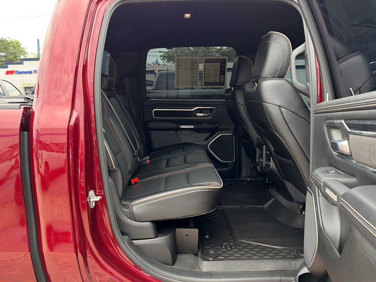 Used 2023 RAM 1500 Laramie AWD/4WD image 21