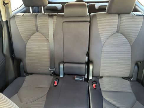 Used 2025 Toyota Highlander LE image 40