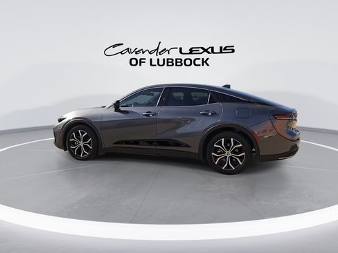 Used 2023 Toyota Crown Limited image 6