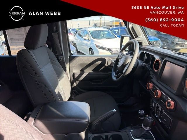 Used 2023 Jeep Wrangler Unlimited w/ Cold Weather Group AWD/4WD image 19