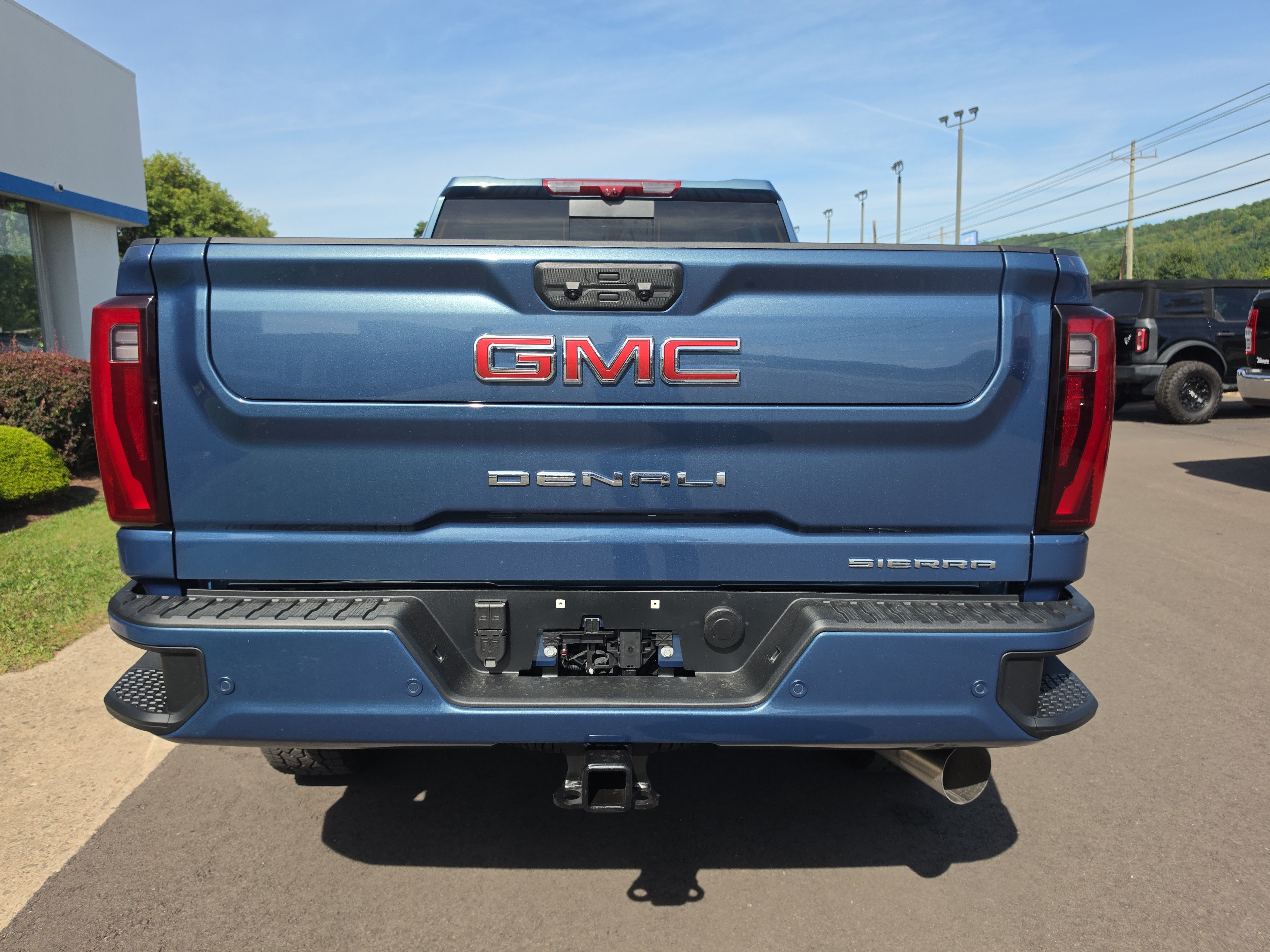 New 2026 GMC Sierra 3500 Denali w/ Denali Reserve Package AWD/4WD image 4
