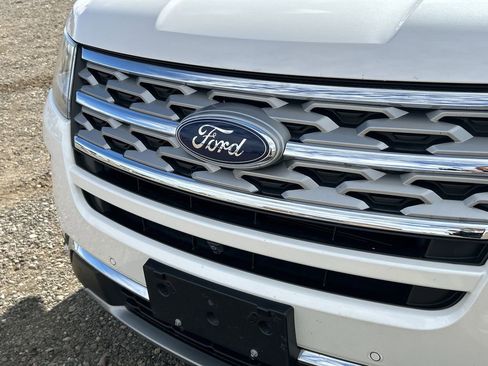 Used 2018 Ford Explorer Limited w/ Equipment Group 301A image 32