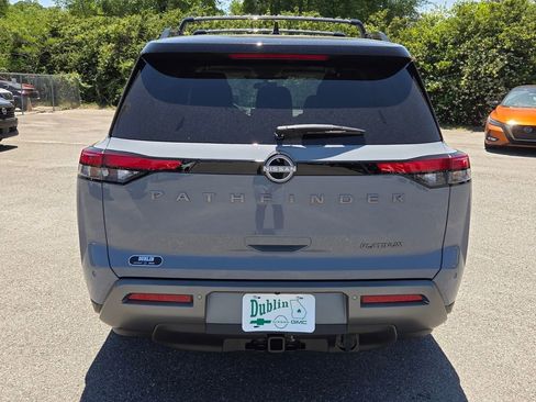 New 2026 Nissan Pathfinder Platinum FWD image 10