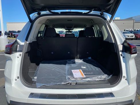 New 2026 Nissan Rogue SV image 32