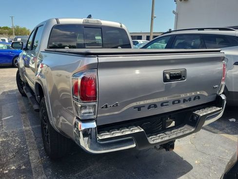 Used 2021 Toyota Tacoma SR5 RWD image 4