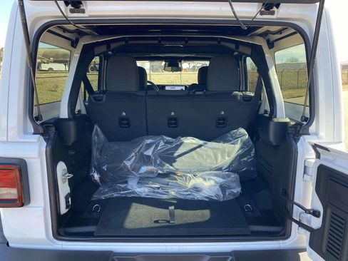 New 2026 Jeep Wrangler Unlimited Sport AWD/4WD image 39