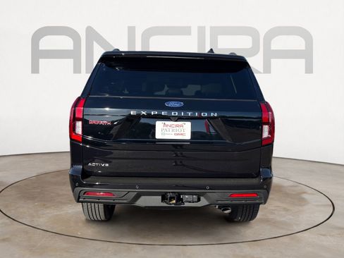 Used 2026 Ford Expedition Active RWD image 9