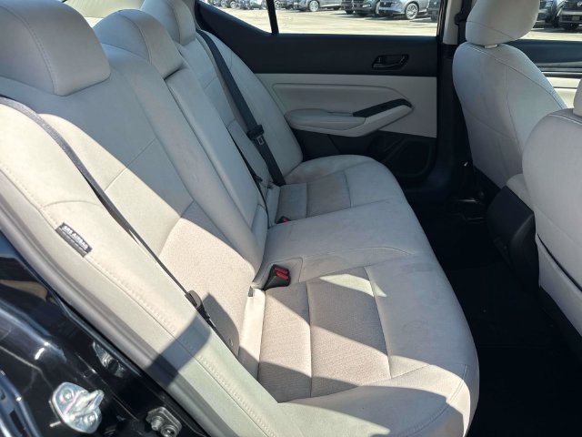 Used 2024 Nissan Altima 2.5 SV FWD image 13