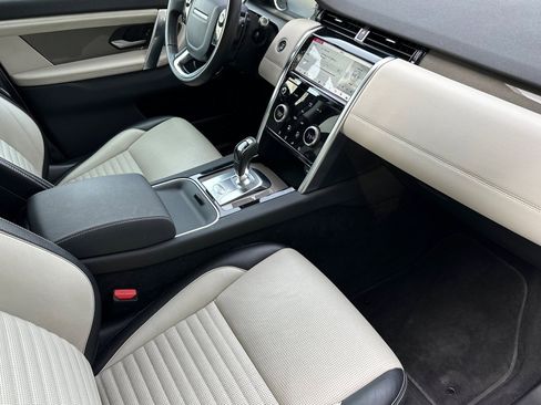 Used 2020 Land Rover Discovery Sport SE R-Dynamic image 32